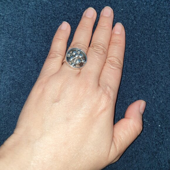 🍇 One-of-a-Kind Vintage Scandinavian Sterling Silver Grapes Ring - Picture 5 of 13